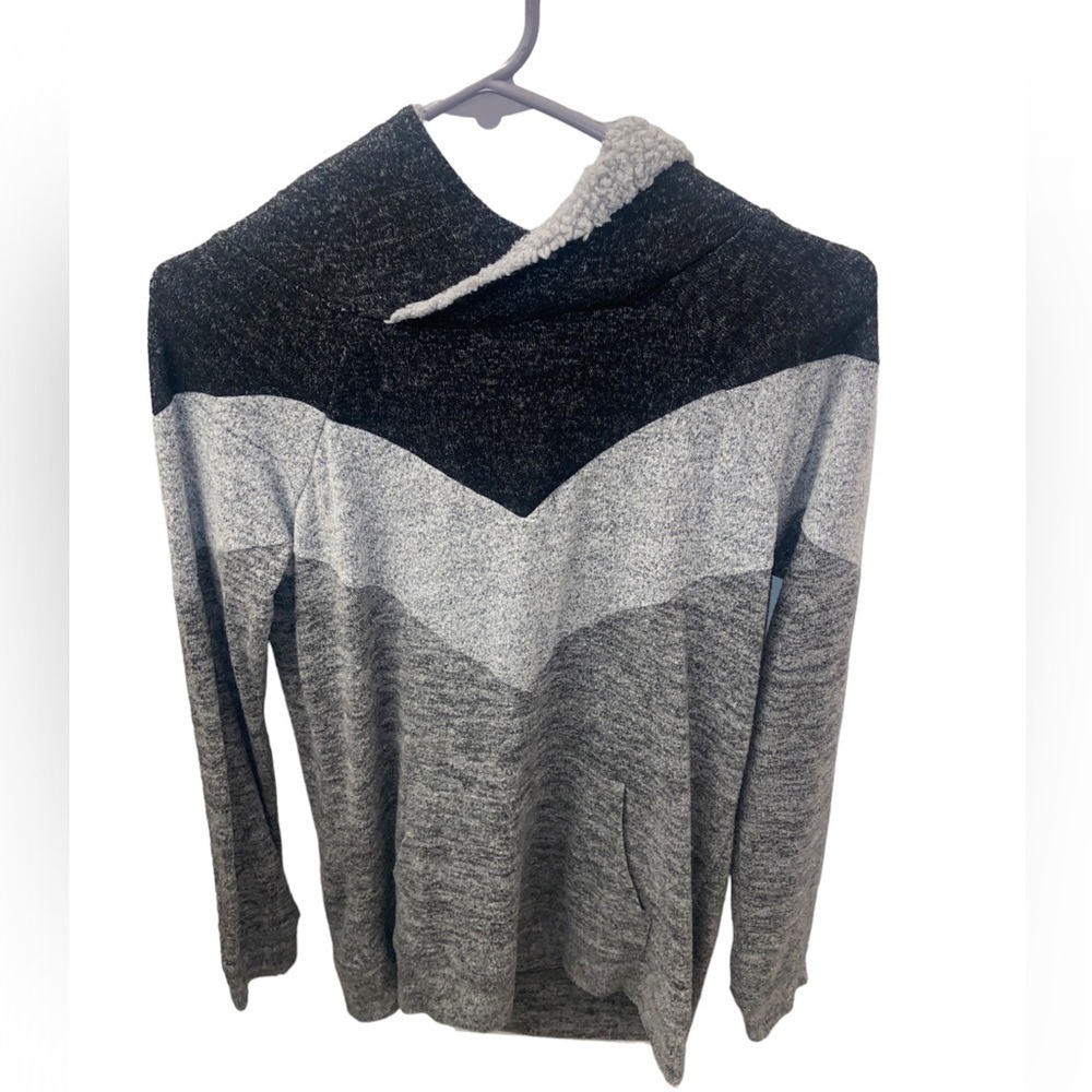Maurice’s Hooded Sweater